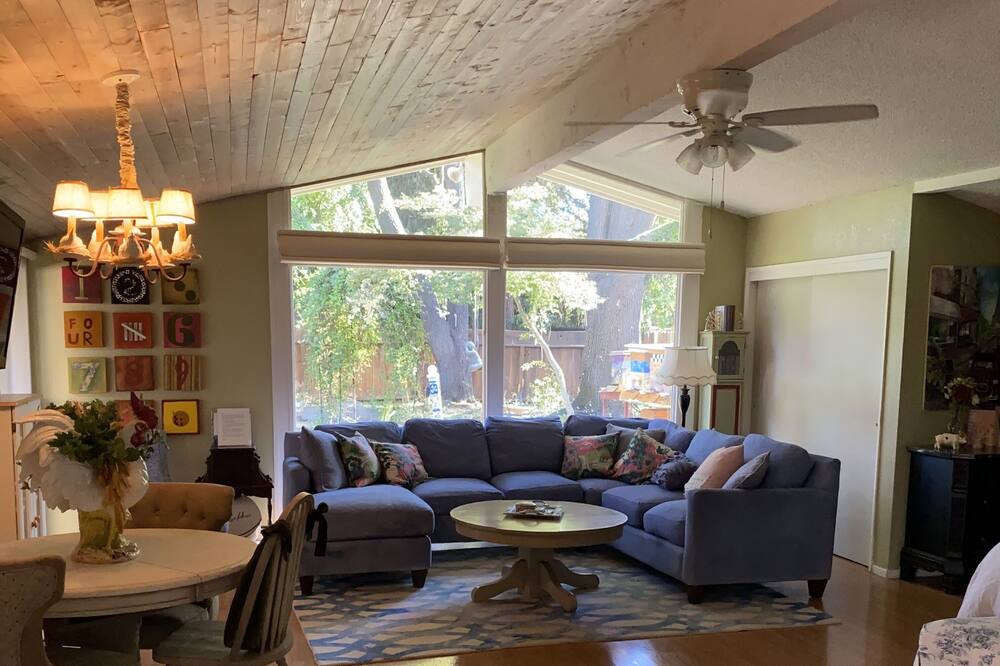Photo of Livingroom in Fresno