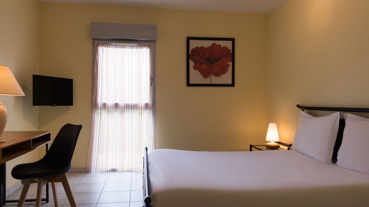Photo of Bedroom in Montbazon