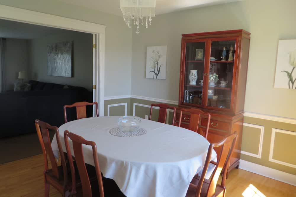 Photo of Livingroom in New Glasgow