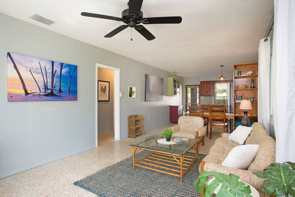 Photo of Livingroom in Laurel