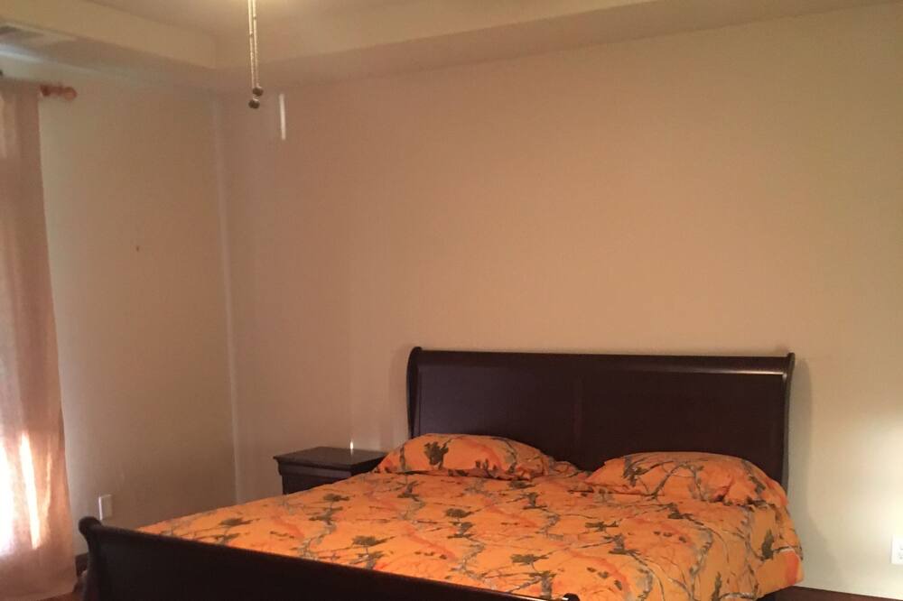 Photo of Bedroom in Farmersville