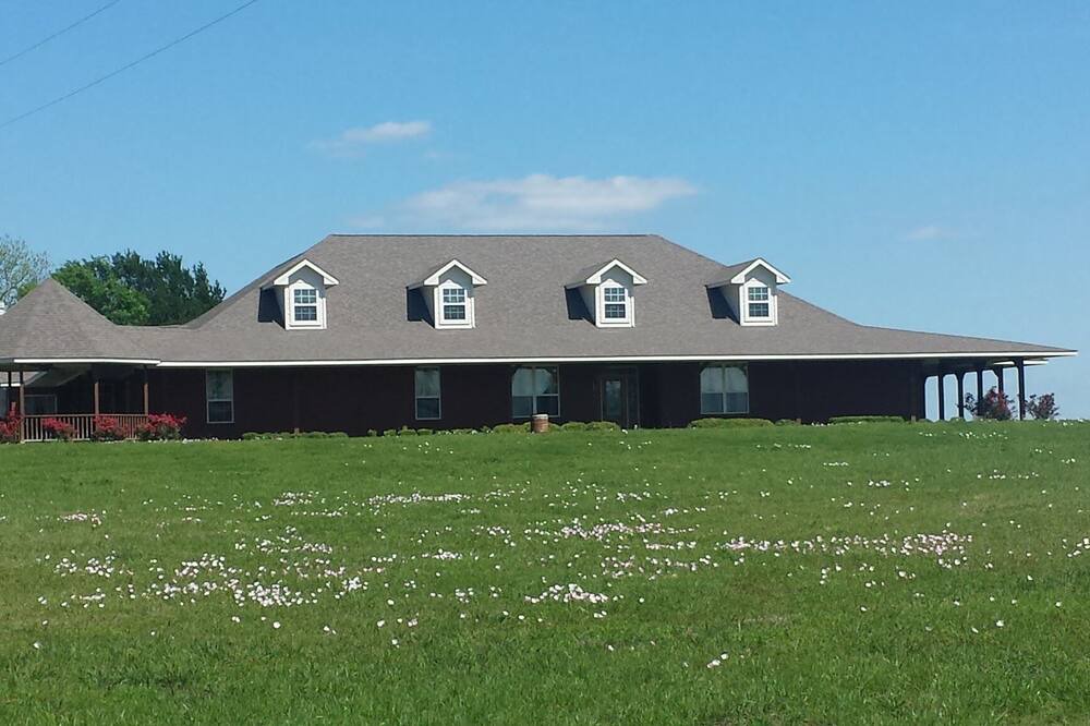 Photo of Others in Farmersville