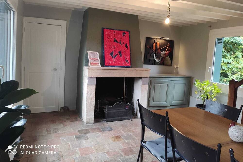 Photo of Livingroom in Saint-Cyr-la-Campagne