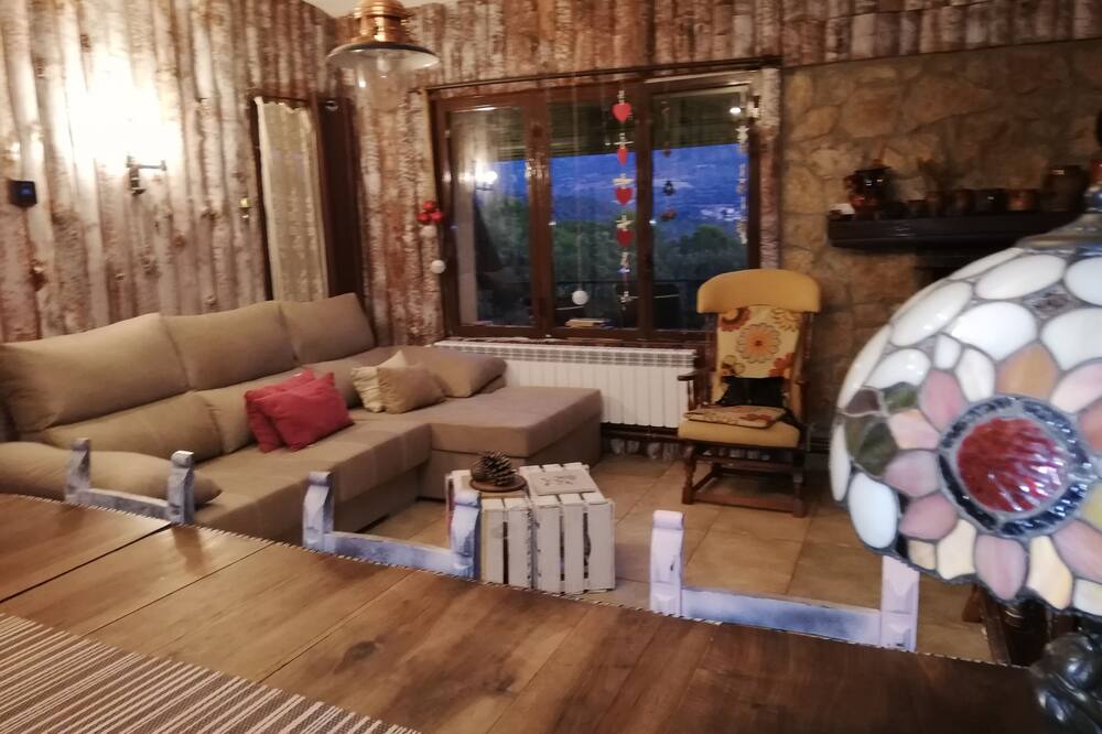 Photo of Livingroom in Llimiana