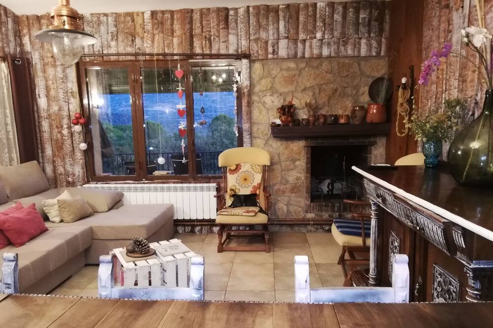 Photo of Livingroom in Llimiana