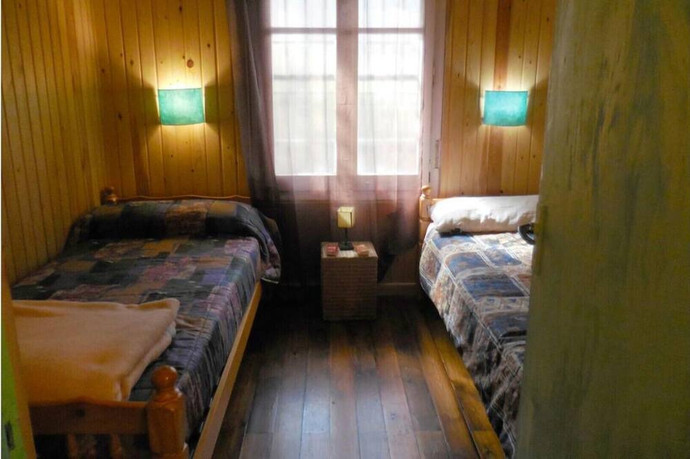 Photo of Bedroom in Llimiana
