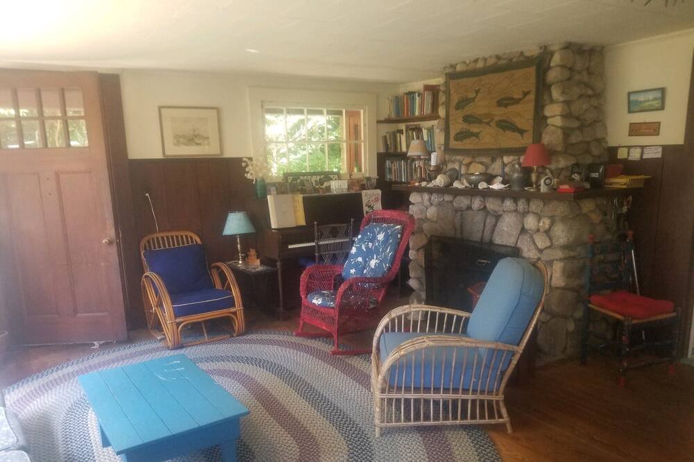 Photo of Livingroom in Woods Hole