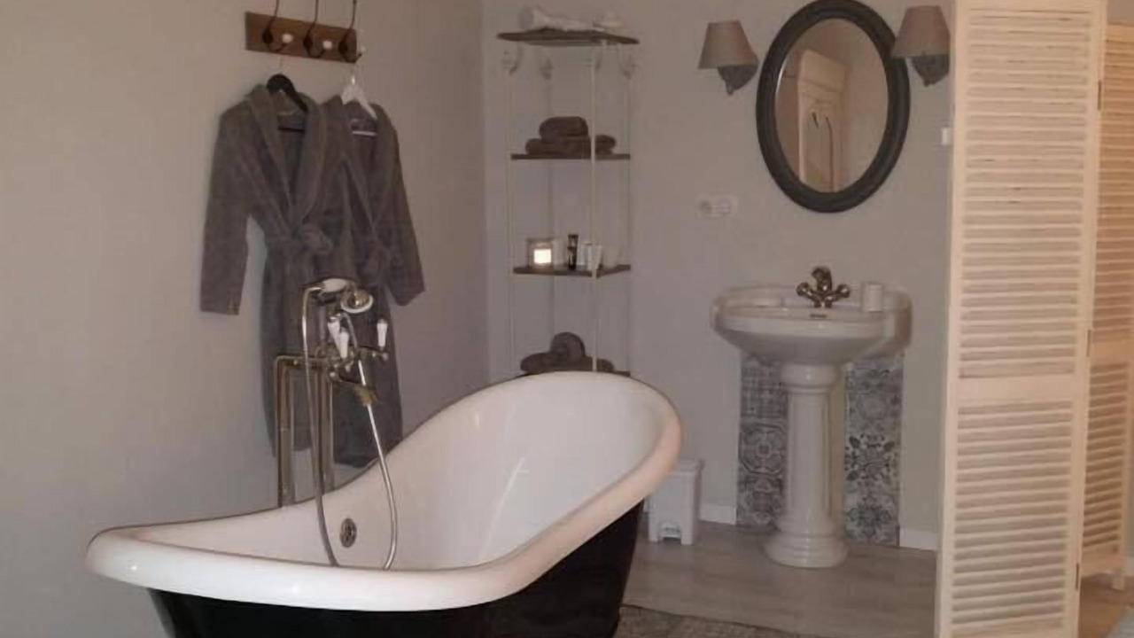 Photo of Bathroom in Beaumetz-les-Aire