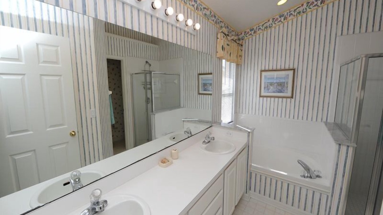 Photo of Bathroom in Eagle Pointe South