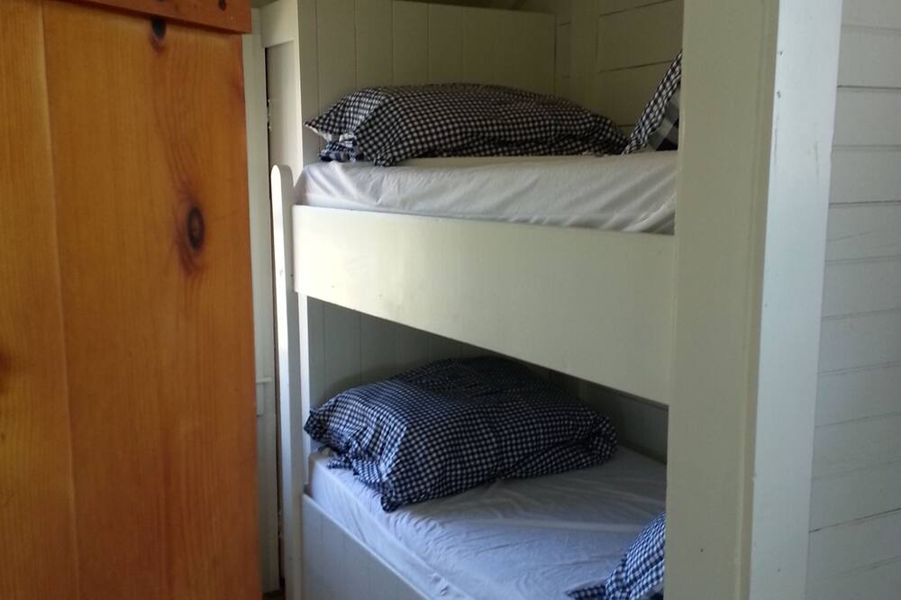 Photo of Bedroom in Warren Landing
