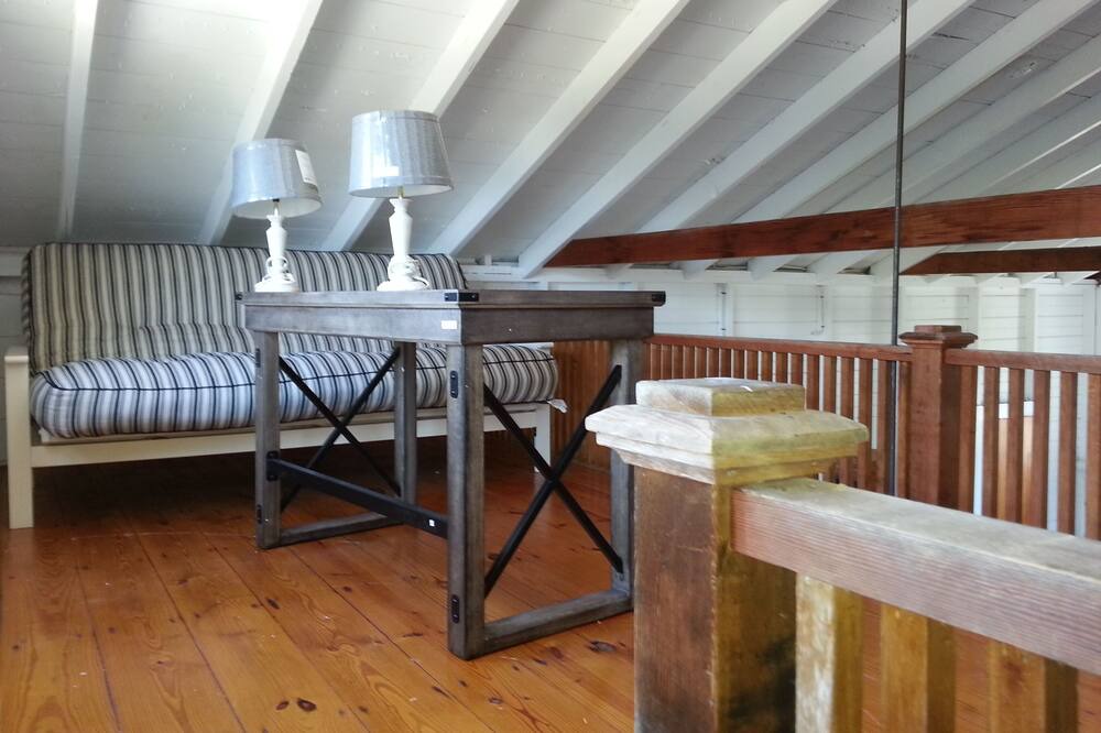 Photo of Livingroom in Warren Landing