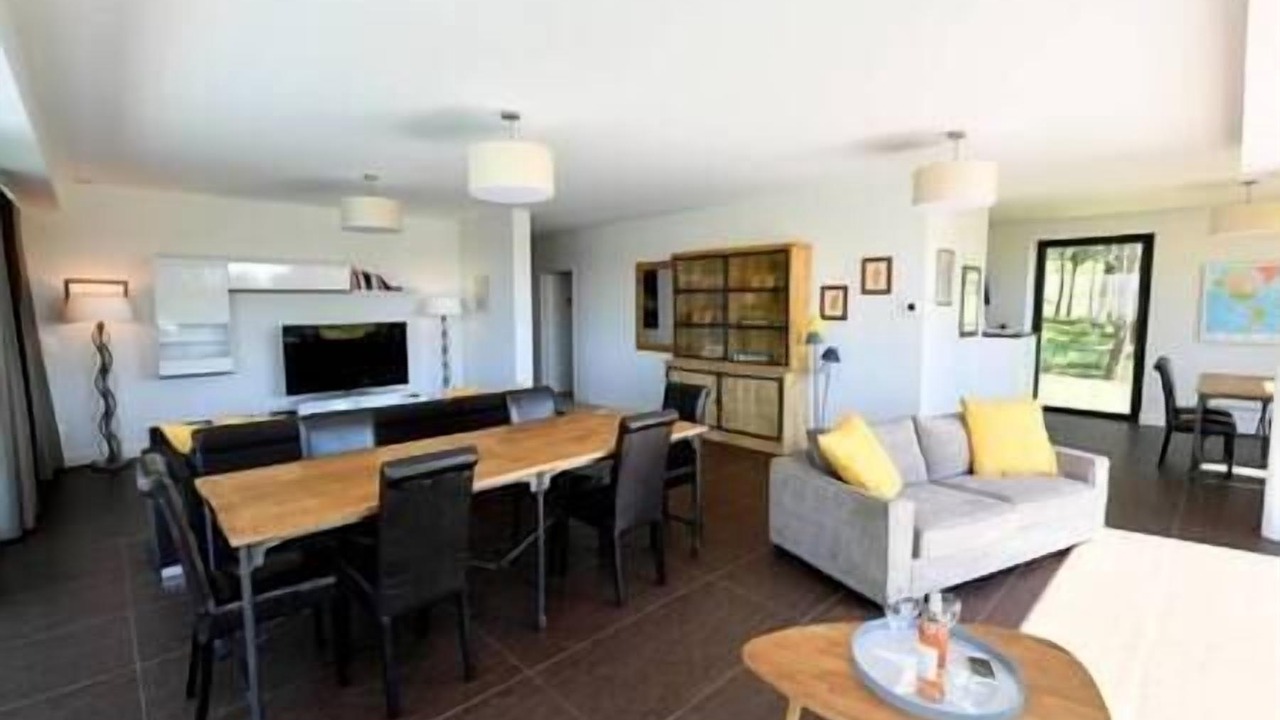 Photo of Livingroom in Gardegan-et-Tourtirac