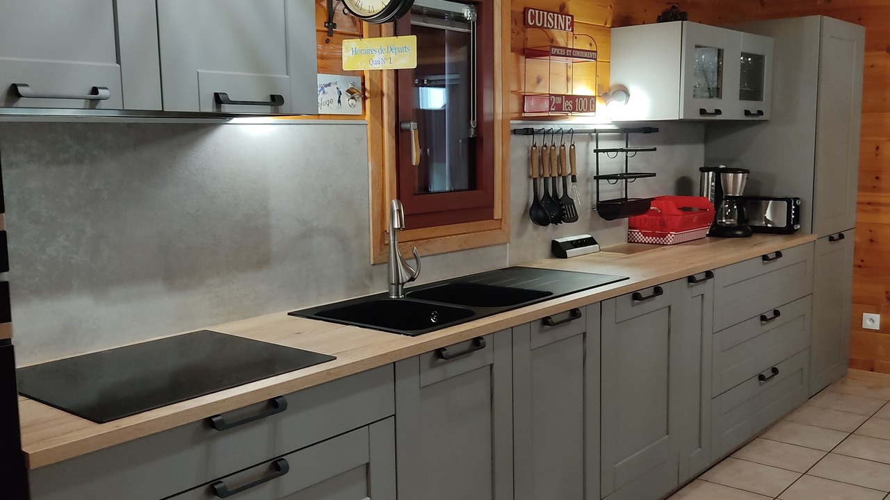 Photo of Kitchen in Chambon-sur-Lac