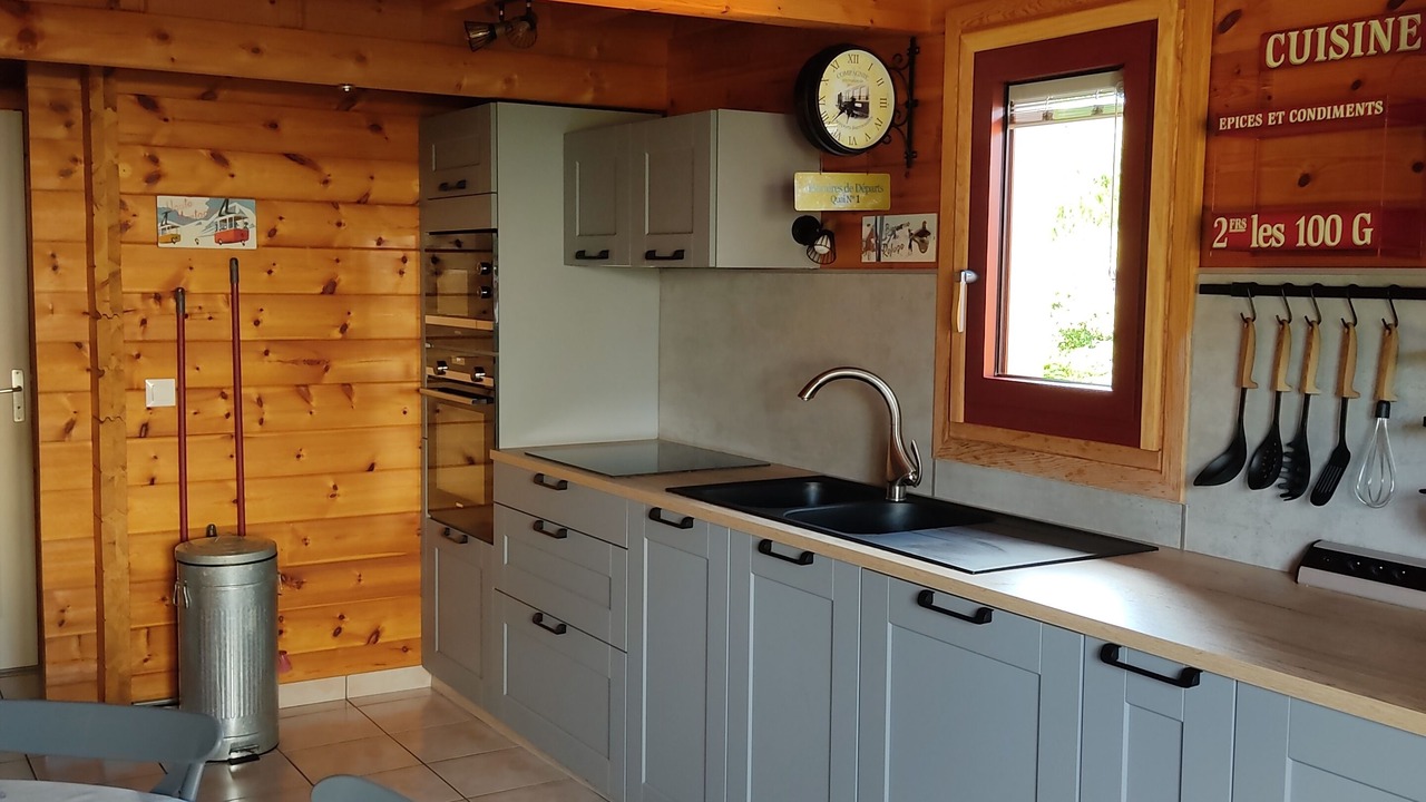 Photo of Kitchen in Chambon-sur-Lac
