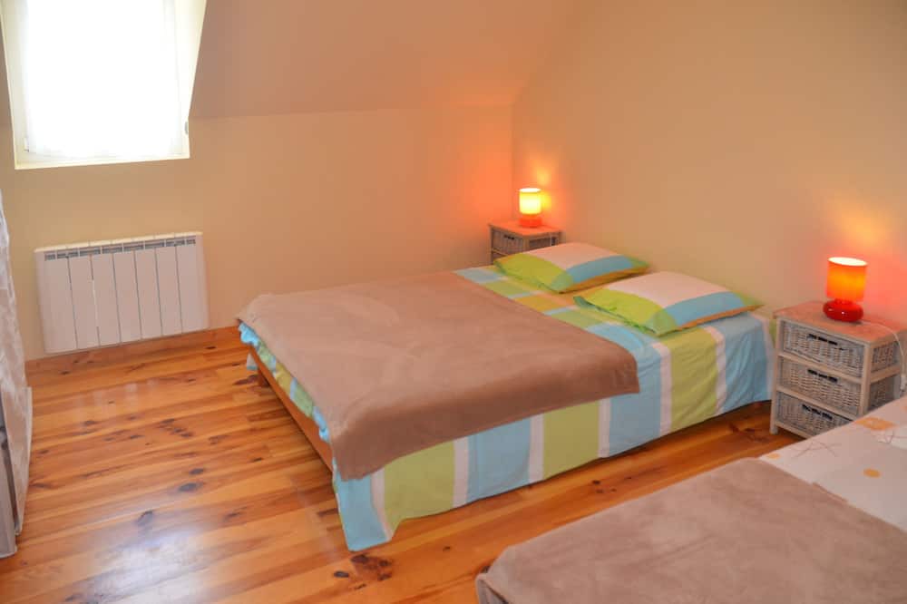 Photo of Bedroom in Villiers-Saint-Georges