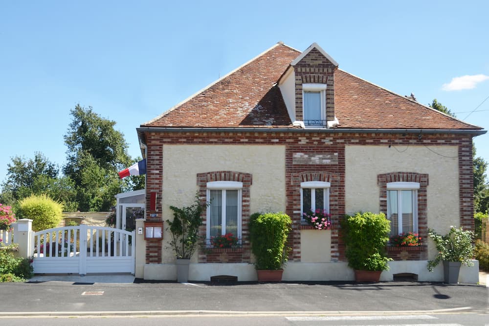 Photo of Outdoor in Villiers-Saint-Georges