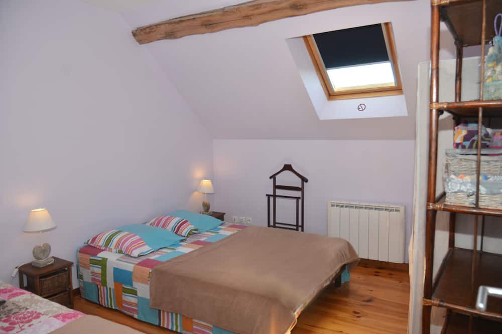 Photo of Bedroom in Villiers-Saint-Georges