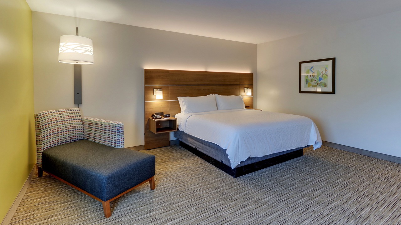 Photo of Bedroom in Saugerties