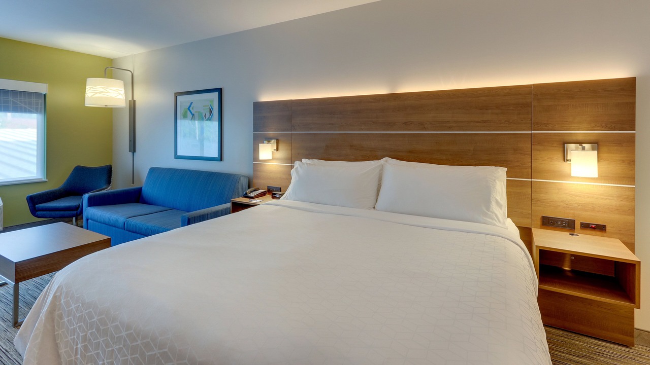 Photo of Bedroom in Saugerties