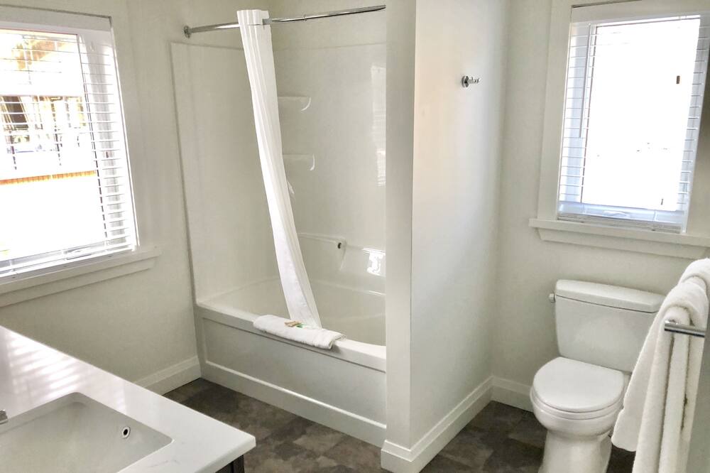 Photo of Bathroom in Muskoka Lakes