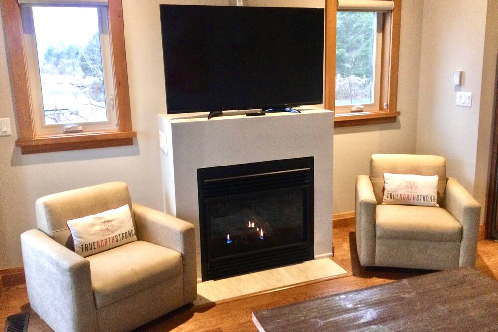 Photo of Livingroom in Muskoka Lakes