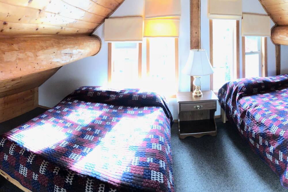 Photo of Bedroom in Trapper Creek