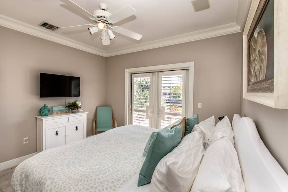 Photo of Others in Coury