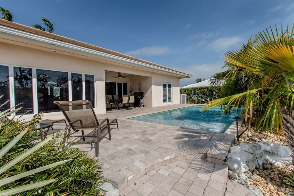 Photo of Outdoor in Coury