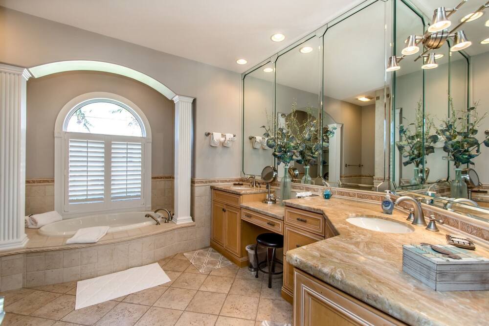 Photo of Bathroom in Coury