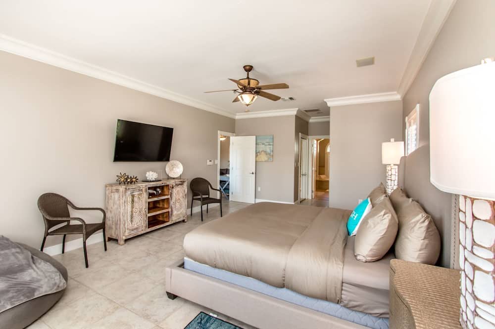 Photo of Others in Coury