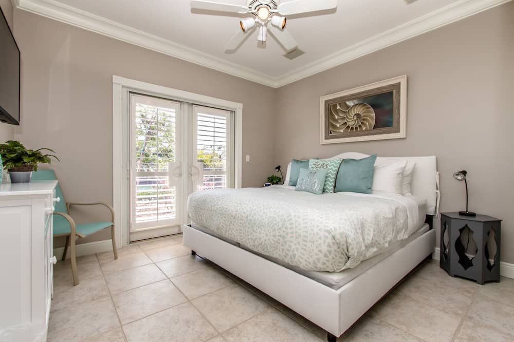 Photo of Others in Coury