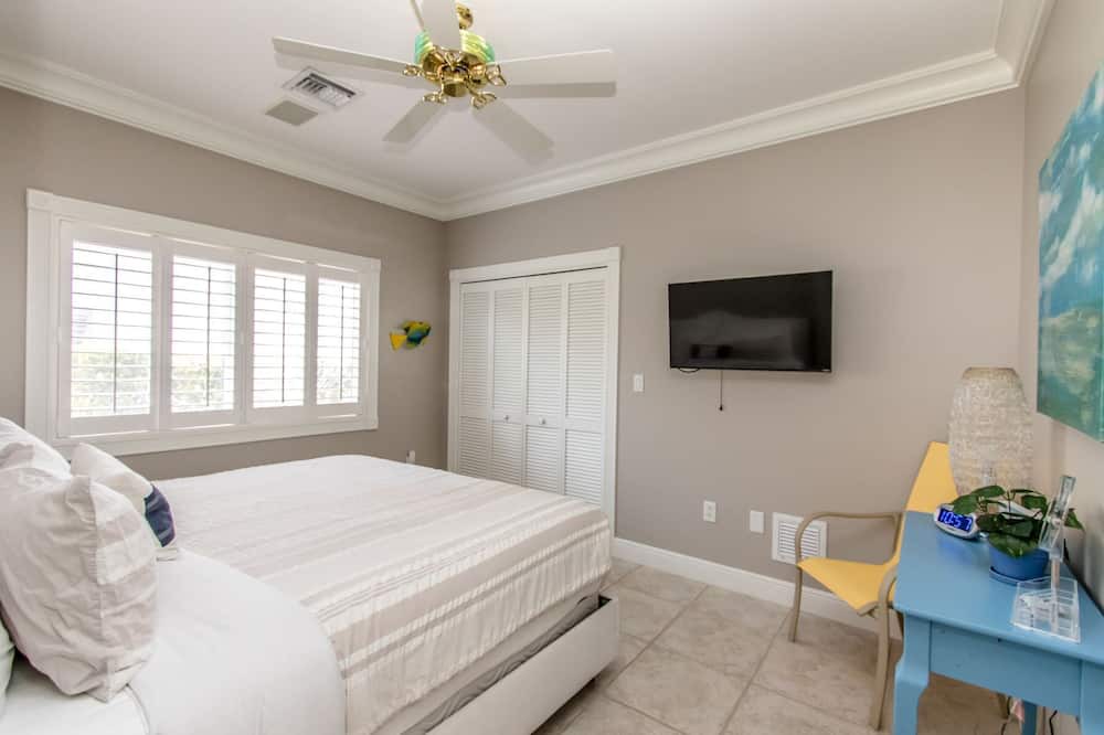 Photo of Others in Coury