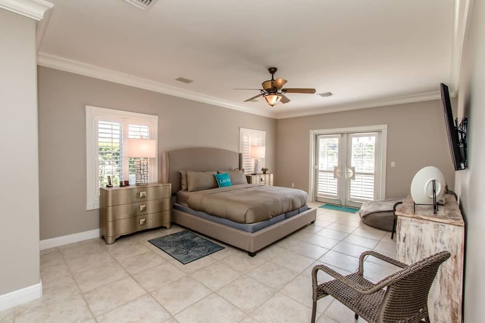 Photo of Others in Coury