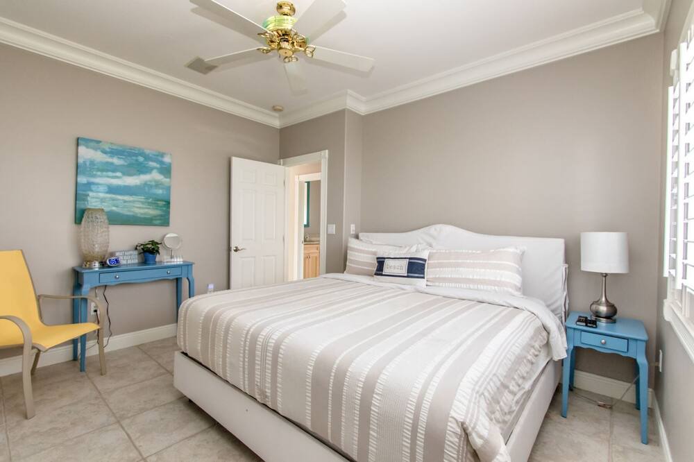 Photo of Others in Coury