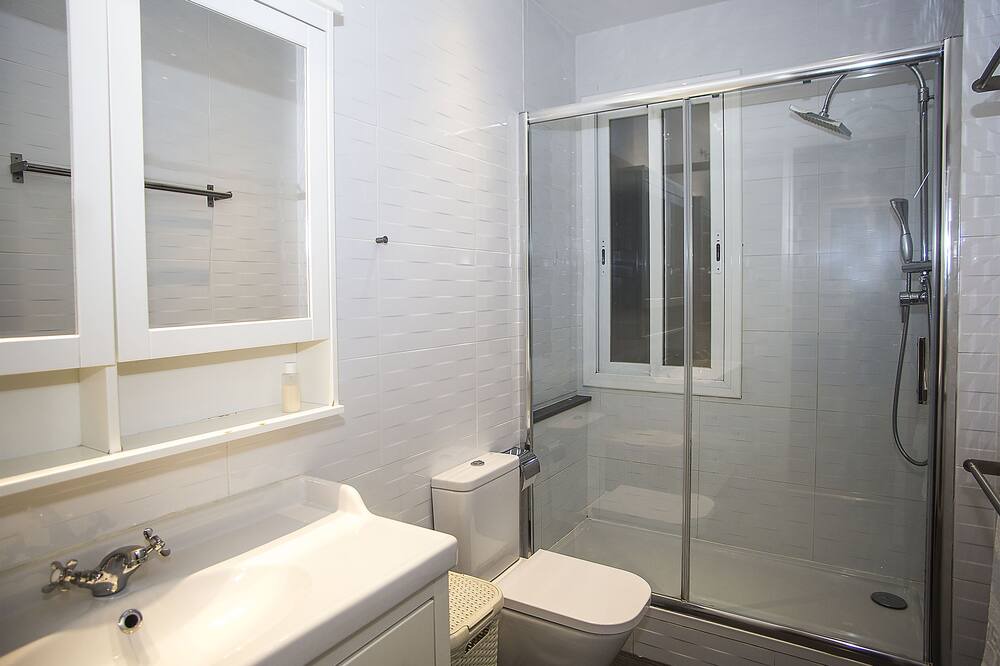 Photo of Bathroom in El Poble-sec