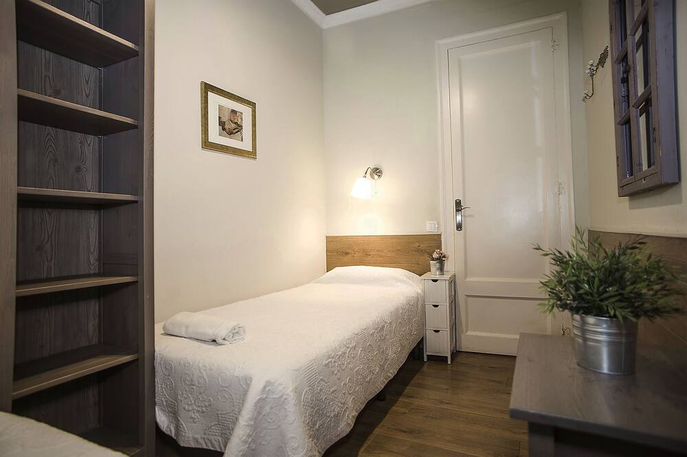 Photo of Bedroom in El Poble-sec