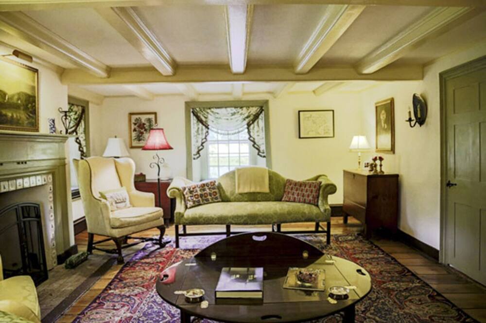 Photo of Livingroom in Ulster Park