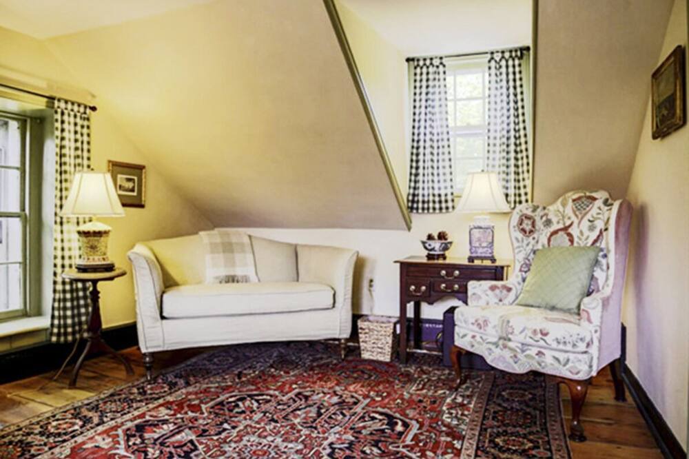 Photo of Livingroom in Ulster Park