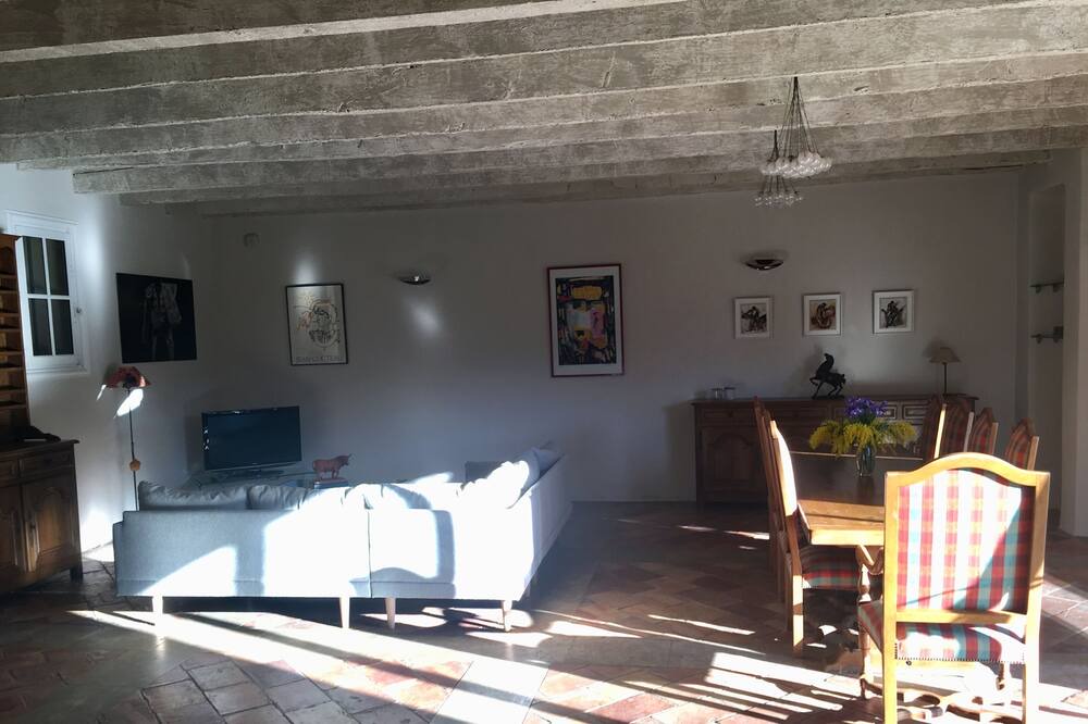 Photo of Livingroom in Bellegarde