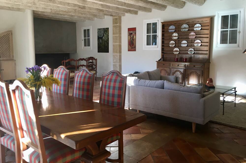 Photo of Livingroom in Bellegarde