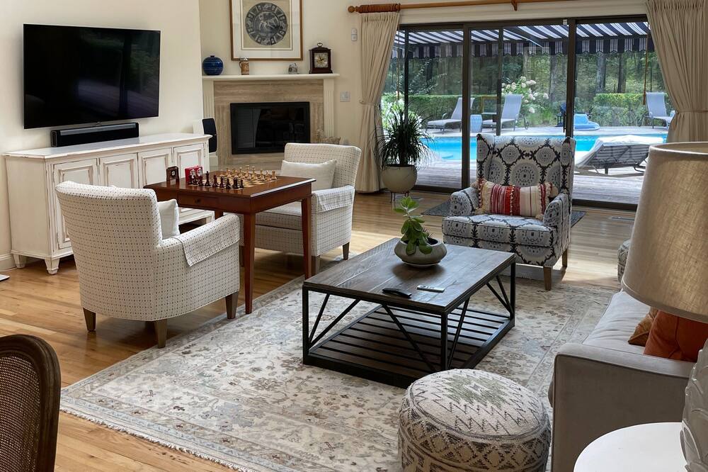 Photo of Livingroom in East Hampton