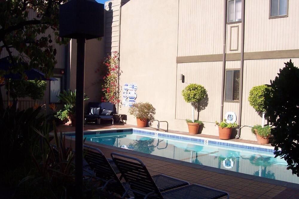 Photo of Outdoor in Norma Triangle