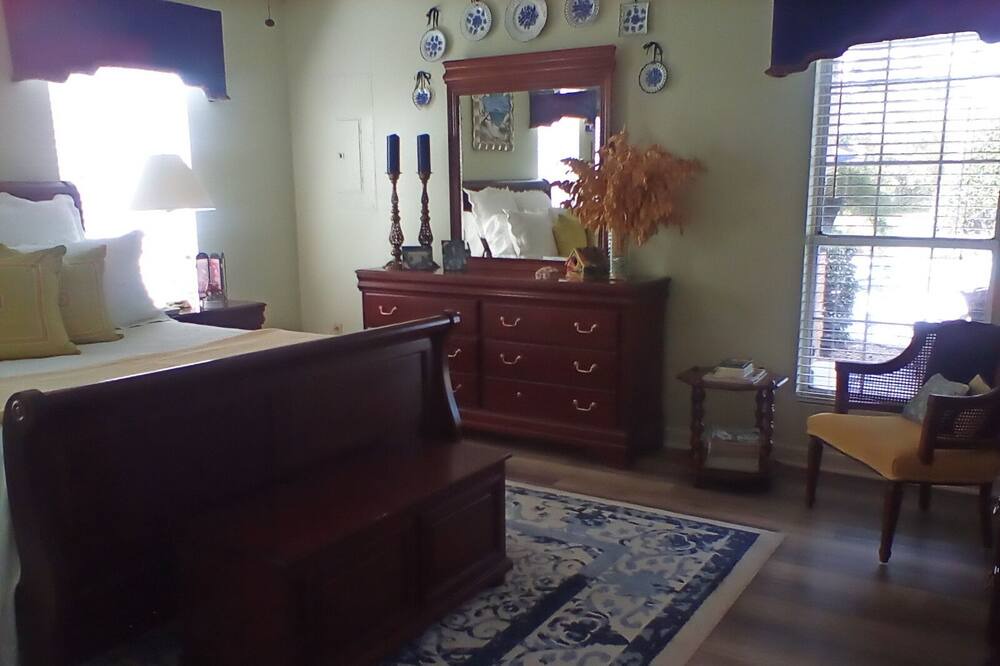 Photo of Livingroom in Tifton