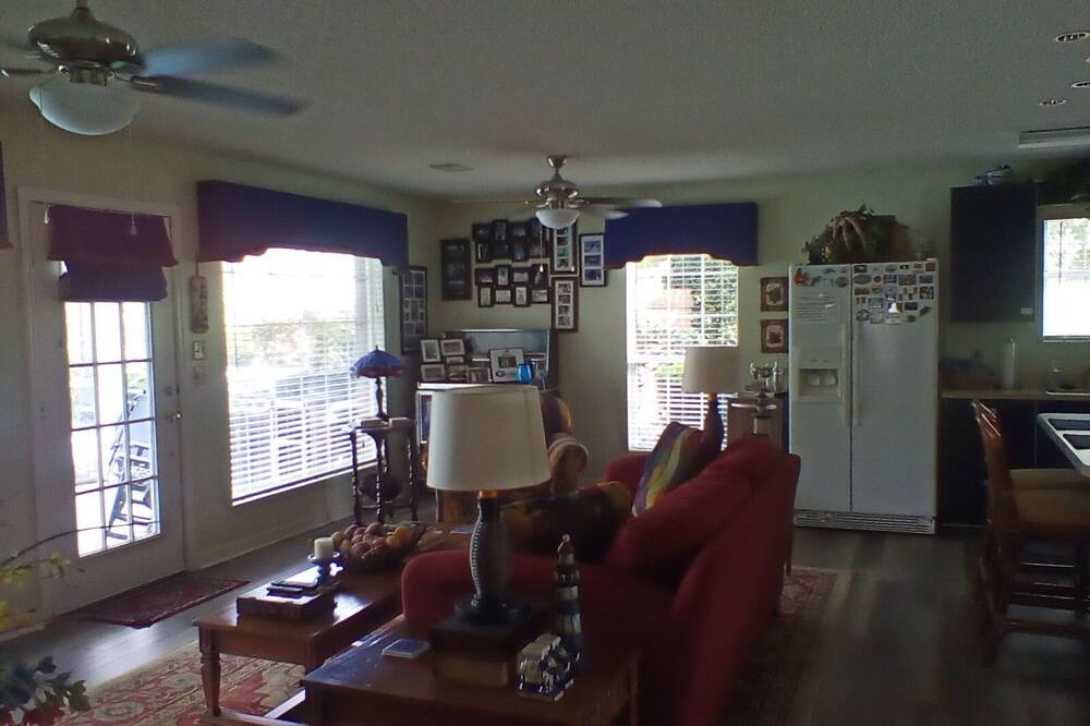 Photo of Livingroom in Tifton