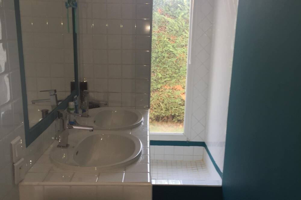 Photo of Bathroom in Baillargues