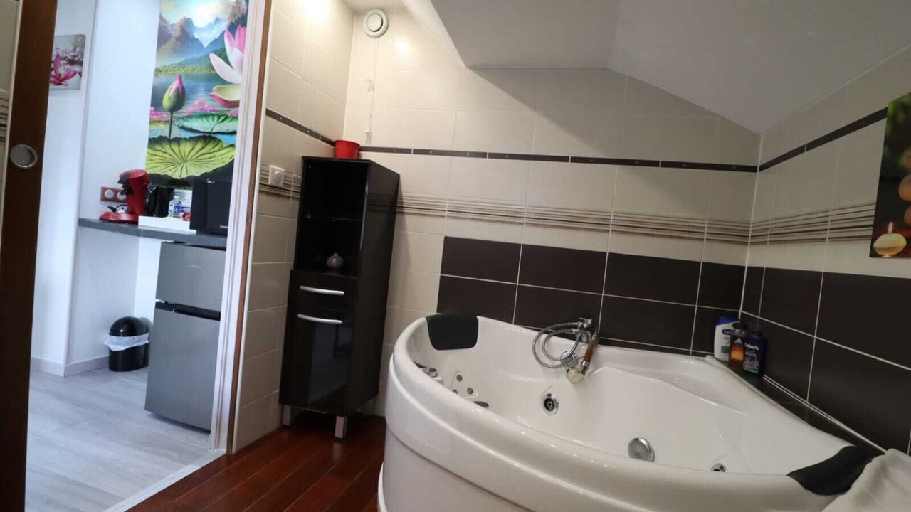 Photo of Bathroom in Albertville