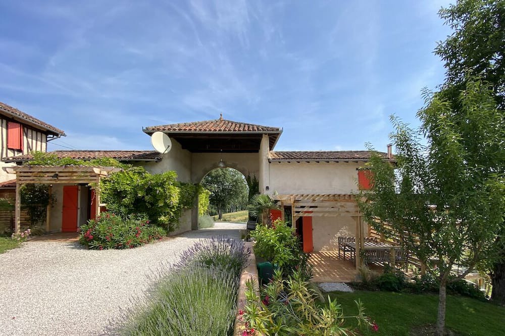 Photo of Outdoor in Boulogne-sur-Gesse