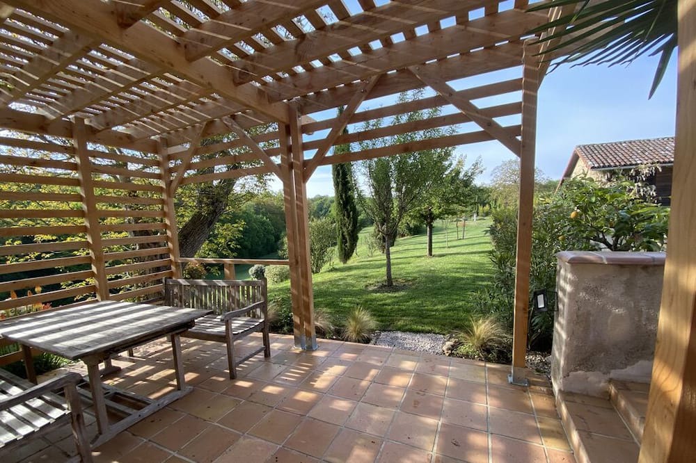 Photo of Patio Balcony in Boulogne-sur-Gesse