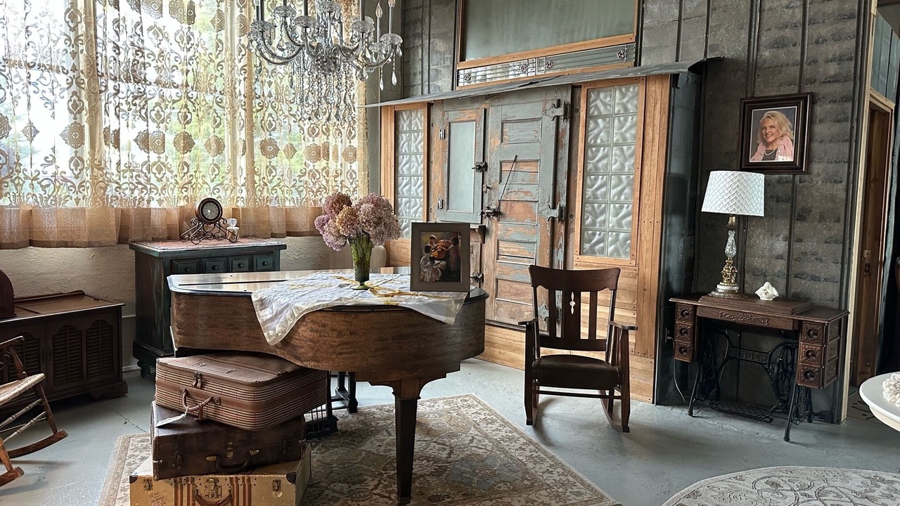 Photo of Livingroom in Rogers City