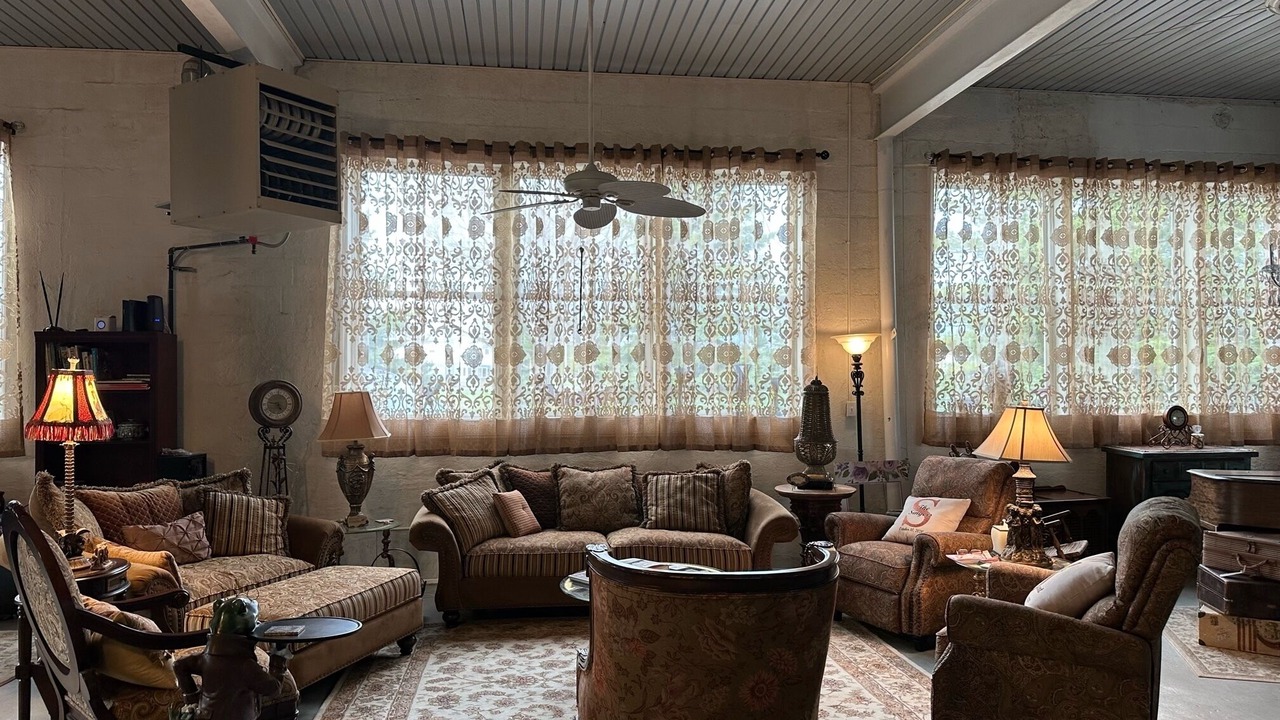 Photo of Livingroom in Rogers City
